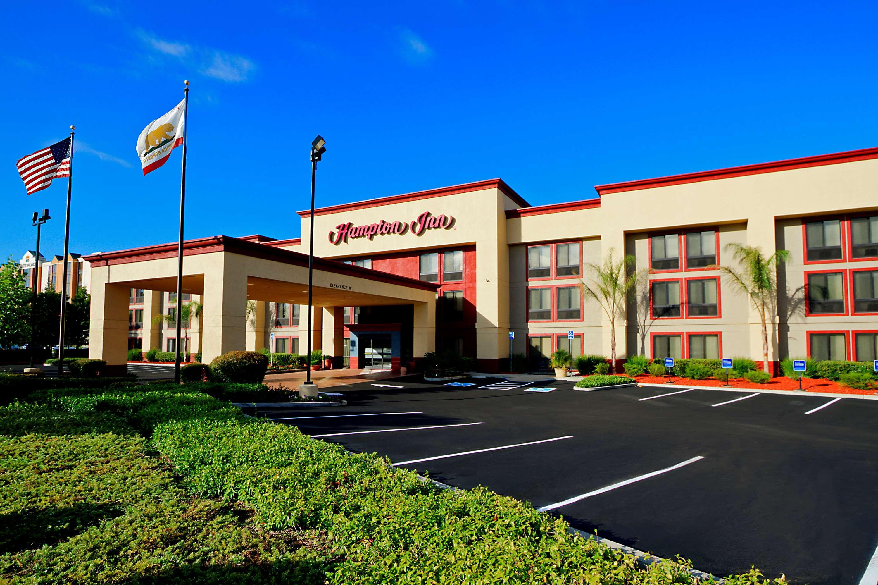 Hampton Inn Fremont Exterior photo
